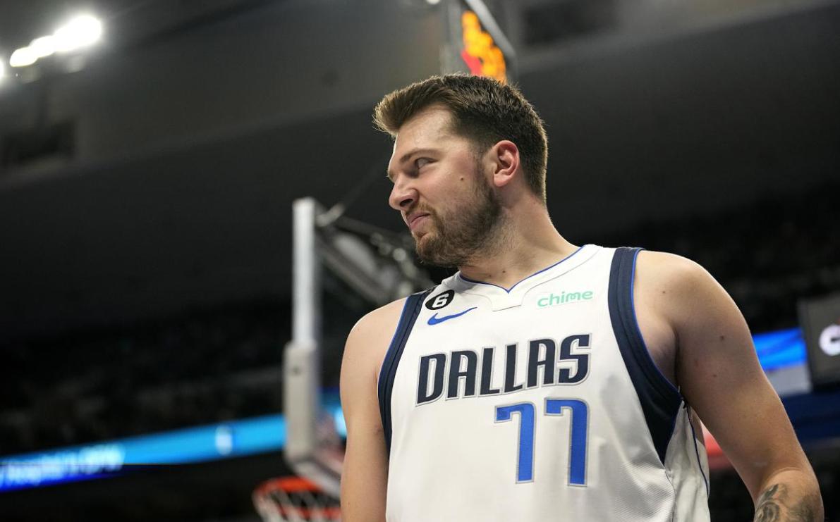 开云体育-东契奇重要时刻晋级下一阶段，美国队带队取胜！赛场气氛高涨的简单介绍