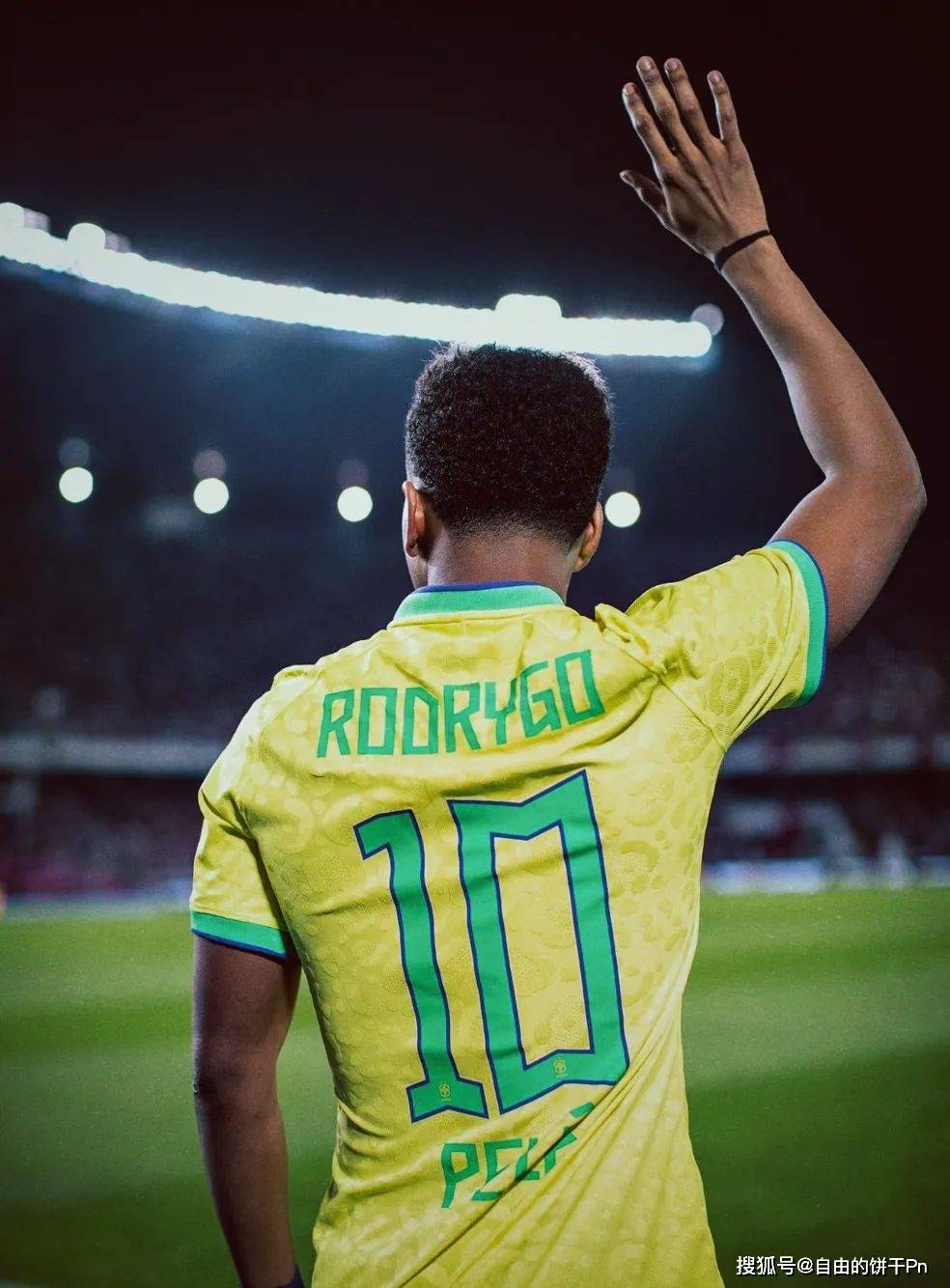 开云体育-包含内马尔回归赛场，高光表现首场状态亮眼，西班牙队观众沸腾！的词条